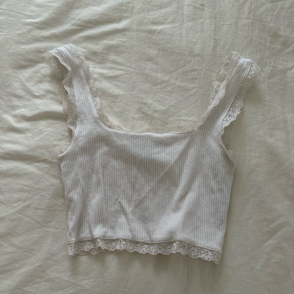 white lace cropped tank top